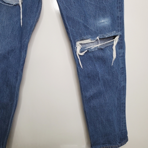 VINTAGE LEVI'S 501 Classic Ripped Denim Blue Button Fly Jeans Size 34 x 30 - Picture 3 of 12